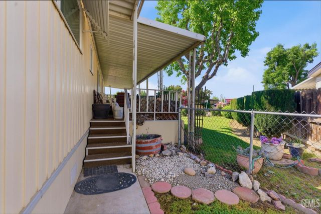 4401 Hughes Lane 89, Bakersfield, CA 93304