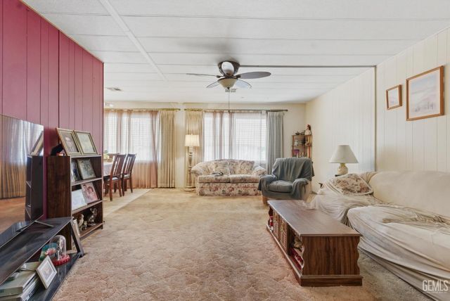 4401 Hughes Lane 89, Bakersfield, CA 93304