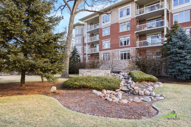 425 N BENJAMIN Drive 205, Vernon Hills, IL 60061