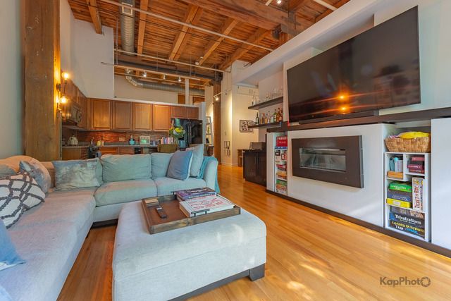 1330 W MONROE Street 108, Chicago, IL 60607