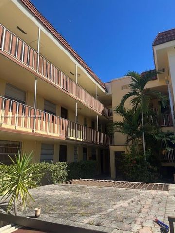 13655 NE 10th Ave 210, North Miami, FL 33161