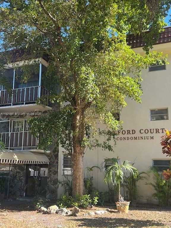 13655 NE 10th Ave 210, North Miami, FL 33161