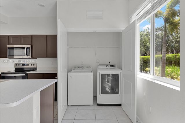 20817 NW 9th Path 0, Miami Gardens, FL 33169