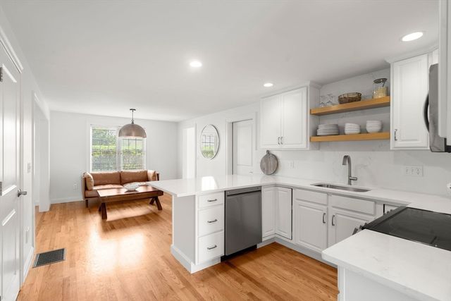 10 Bluestone Terrace, Sandwich, MA 02537