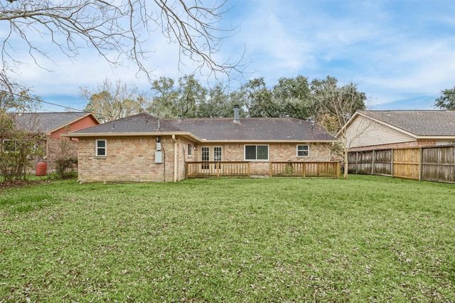 103 Brigadoon Lane, Friendswood, TX 77546