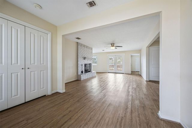 103 Brigadoon Lane, Friendswood, TX 77546