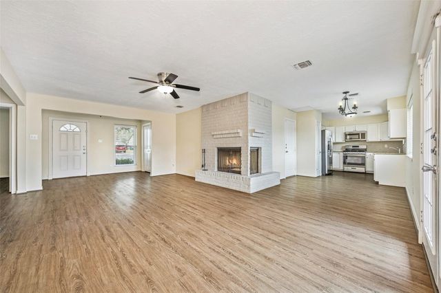 103 Brigadoon Lane, Friendswood, TX 77546