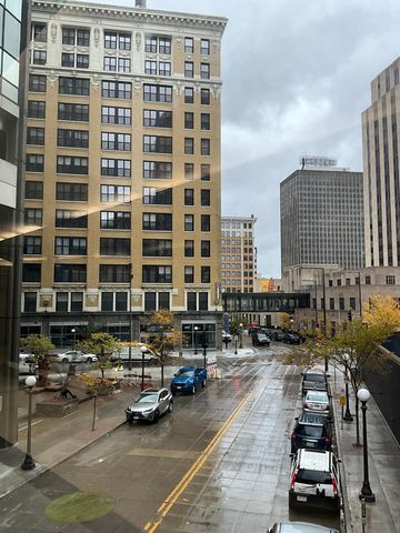 350 Saint Peter Street 405, Saint Paul, MN 55102