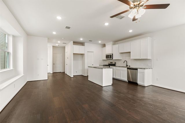 2214 Villa Clara Drive, Friendswood, TX 77546