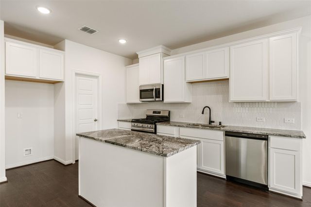 2214 Villa Clara Drive, Friendswood, TX 77546