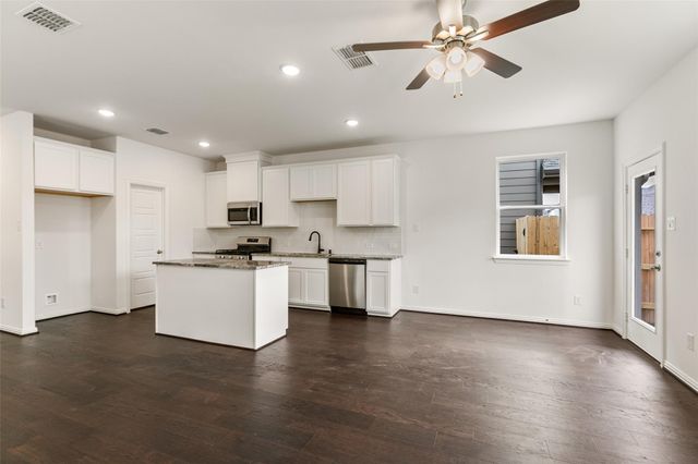 2214 Villa Clara Drive, Friendswood, TX 77546