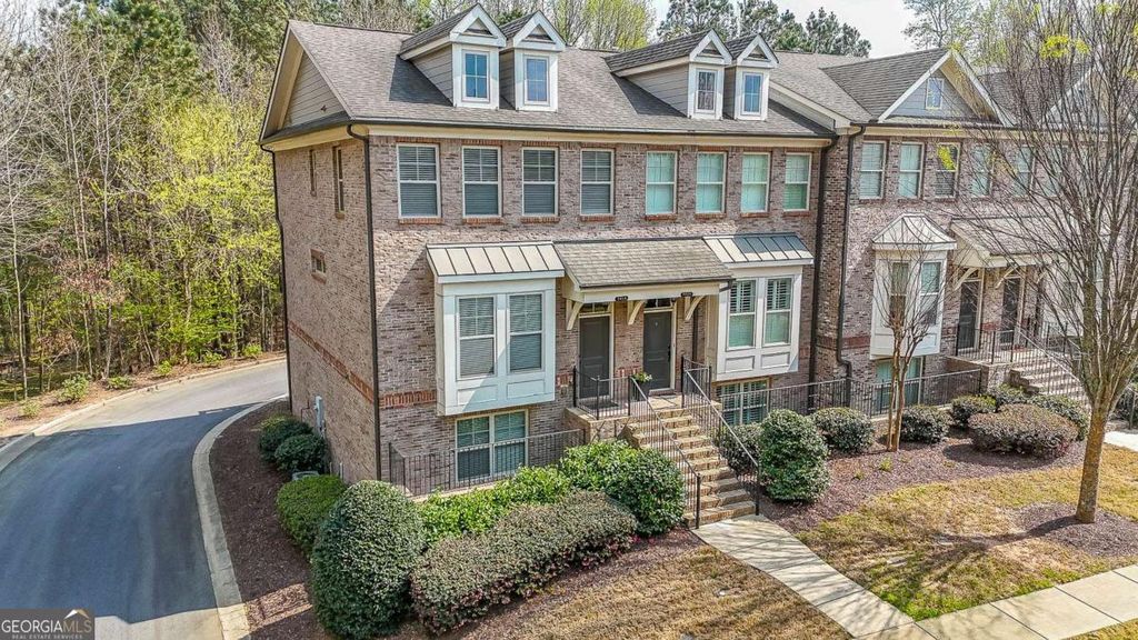 7910 Willoughby Court, Alpharetta, GA 30005