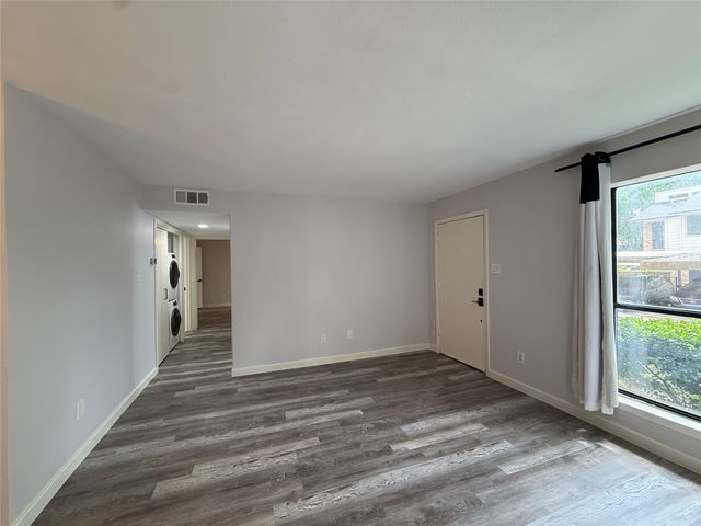 6646 E Lovers Lane 911, Dallas, TX 75214