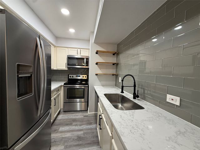 6646 E Lovers Lane 911, Dallas, TX 75214