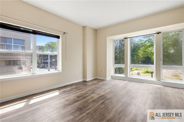 358 Rector Street 302, Perth Amboy, NJ 08861