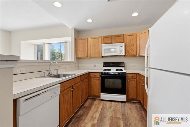 358 Rector Street 302, Perth Amboy, NJ 08861