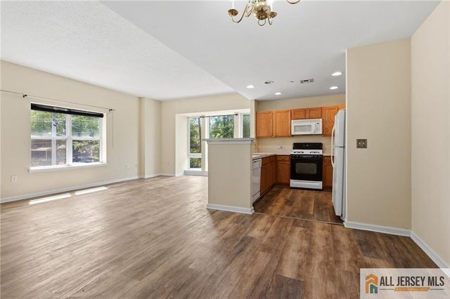 358 Rector Street 302, Perth Amboy, NJ 08861