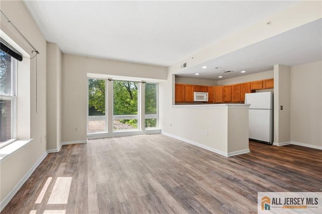 358 Rector Street 302, Perth Amboy, NJ 08861