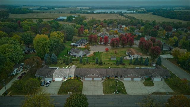 212 Linden Avenue W, Winsted, MN 55395