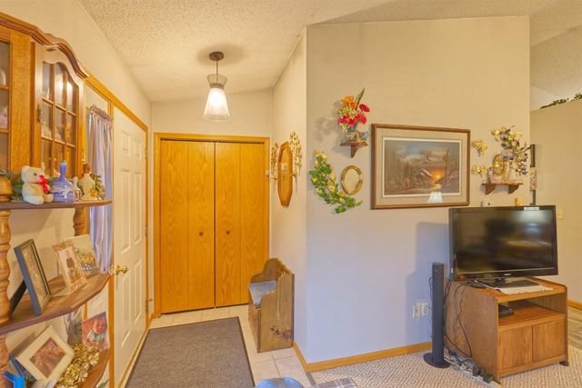 212 Linden Avenue W, Winsted, MN 55395