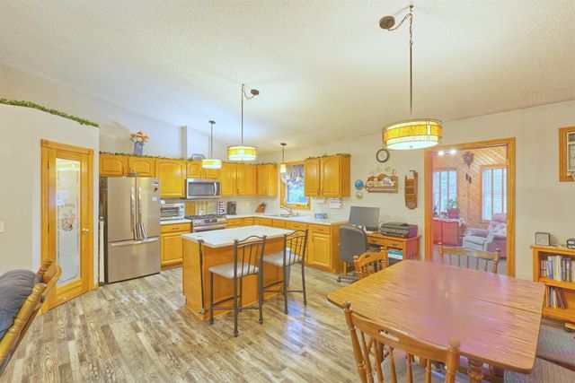 212 Linden Avenue W, Winsted, MN 55395