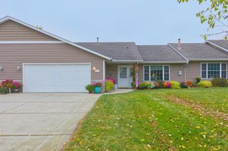 212 Linden Avenue W, Winsted, MN 55395