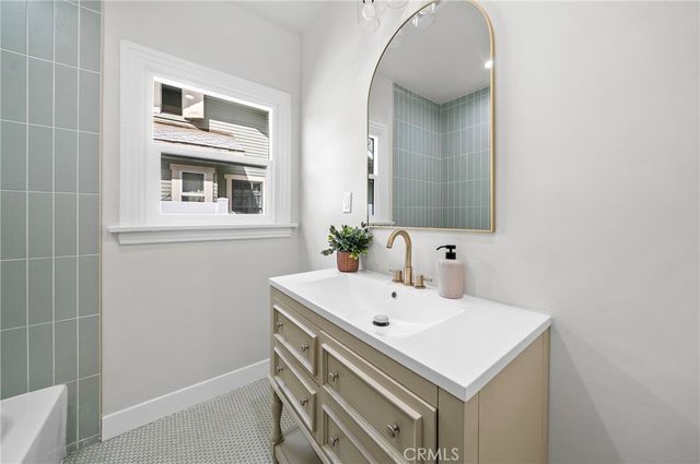 612 King Street, Monrovia, CA 91006