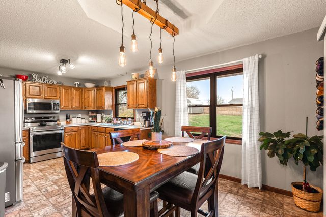 1318 W Meadowbrooke Drive, Ozark, MO 65721