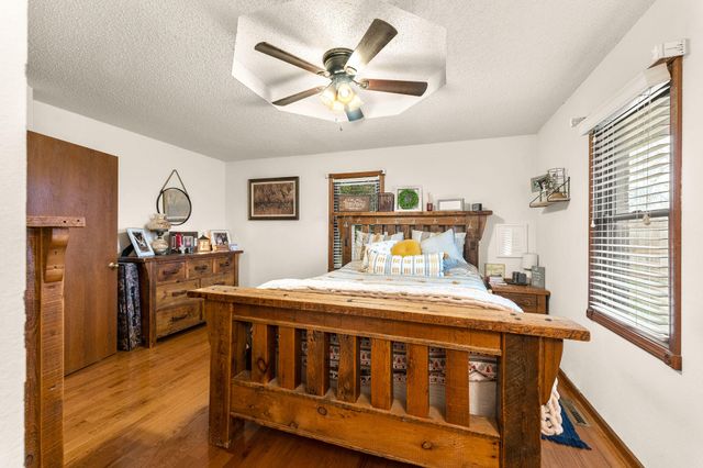 1318 W Meadowbrooke Drive, Ozark, MO 65721