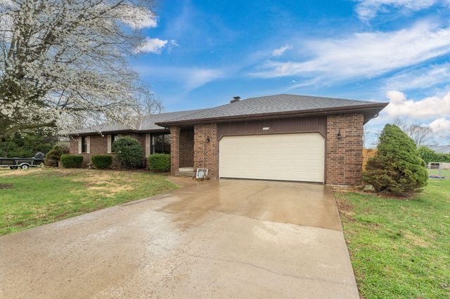 1318 W Meadowbrooke Drive, Ozark, MO 65721