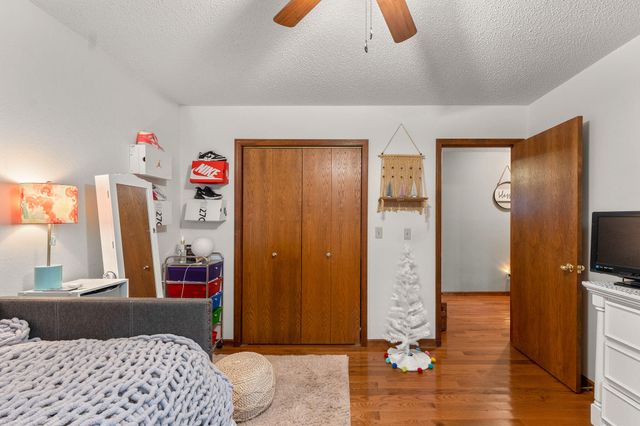 1318 W Meadowbrooke Drive, Ozark, MO 65721