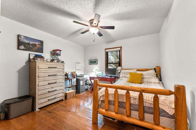 1318 W Meadowbrooke Drive, Ozark, MO 65721
