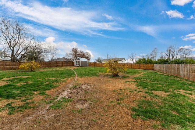 1318 W Meadowbrooke Drive, Ozark, MO 65721