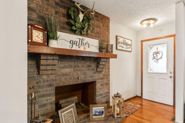 1318 W Meadowbrooke Drive, Ozark, MO 65721