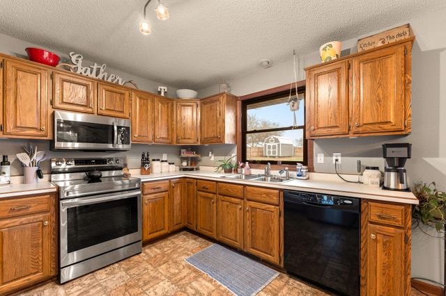 1318 W Meadowbrooke Drive, Ozark, MO 65721