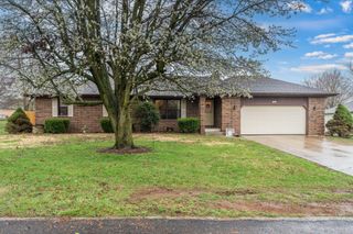 1318 W Meadowbrooke Drive, Ozark, MO 65721
