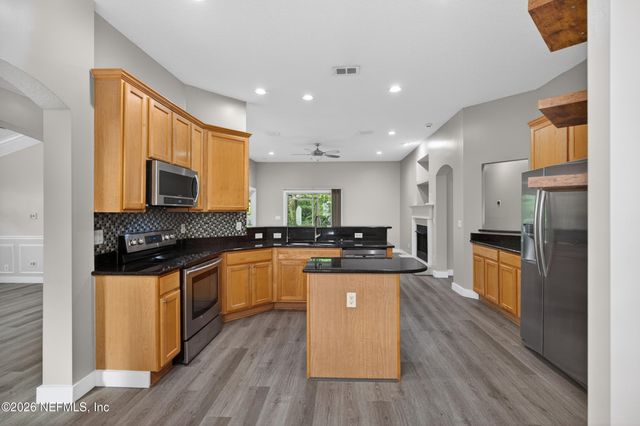7834 CHASE MEADOWS Drive W, Jacksonville, FL 32256