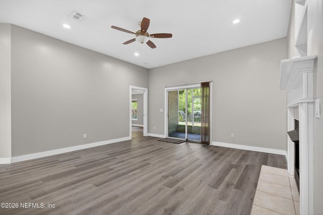 7834 CHASE MEADOWS Drive W, Jacksonville, FL 32256