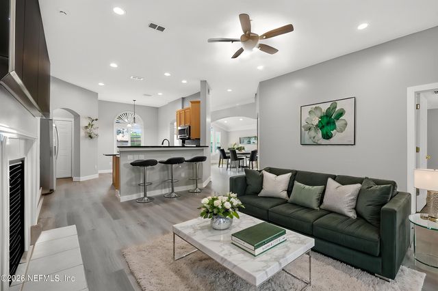7834 CHASE MEADOWS Drive W, Jacksonville, FL 32256