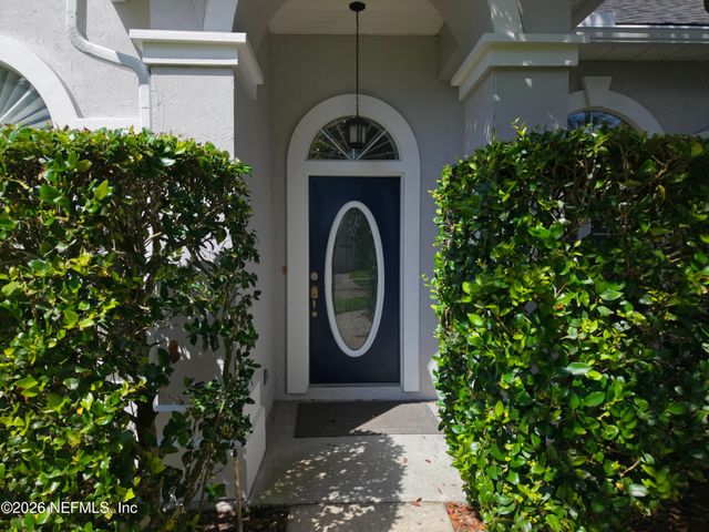 7834 CHASE MEADOWS Drive W, Jacksonville, FL 32256