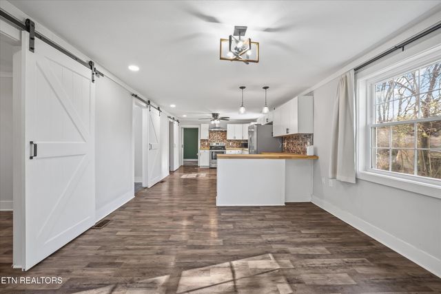 119 Baumgartner Rd, Harriman, TN 37748