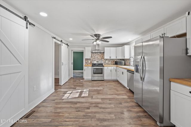 119 Baumgartner Rd, Harriman, TN 37748