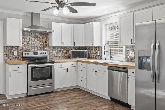 119 Baumgartner Rd, Harriman, TN 37748