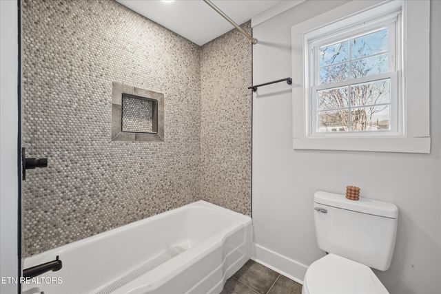 119 Baumgartner Rd, Harriman, TN 37748