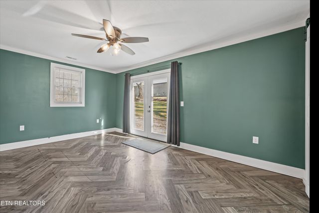 119 Baumgartner Rd, Harriman, TN 37748