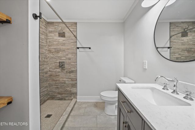 119 Baumgartner Rd, Harriman, TN 37748