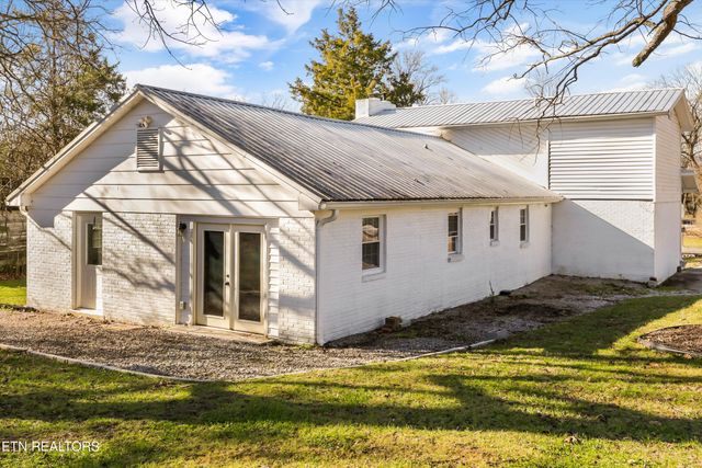 119 Baumgartner Rd, Harriman, TN 37748