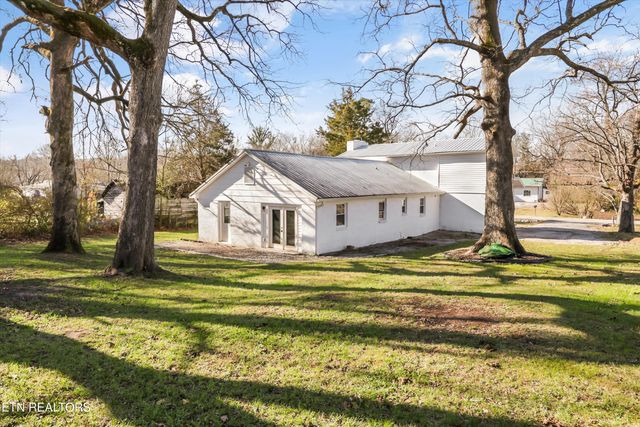 119 Baumgartner Rd, Harriman, TN 37748
