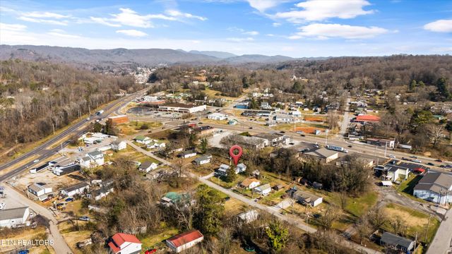 119 Baumgartner Rd, Harriman, TN 37748
