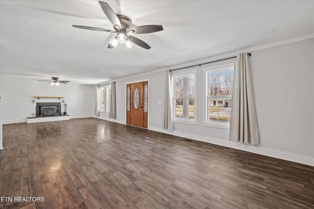 119 Baumgartner Rd, Harriman, TN 37748